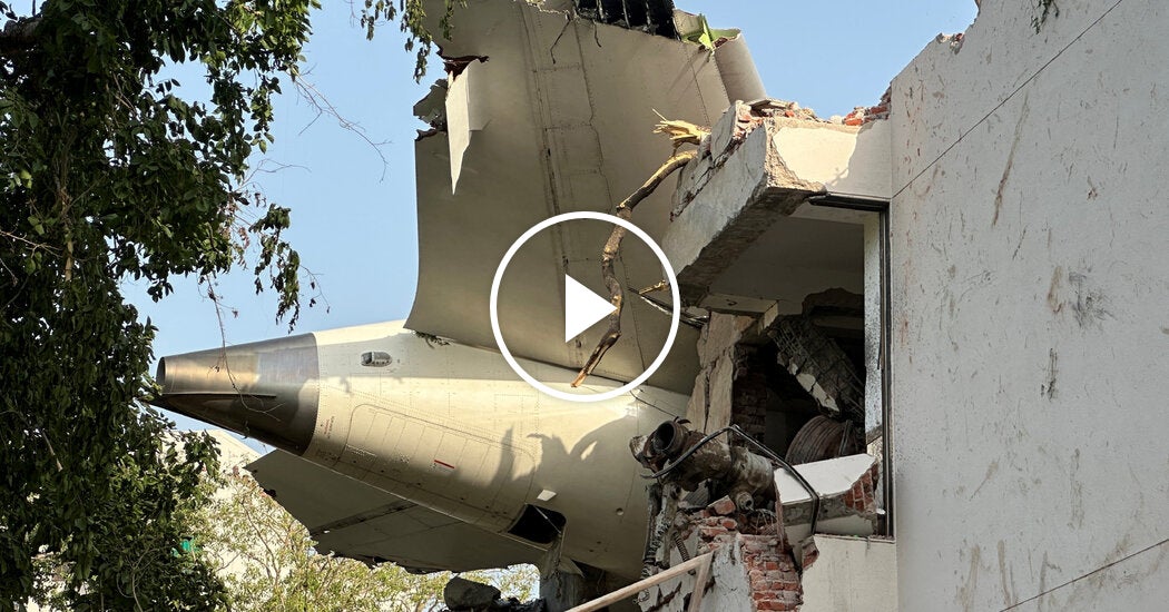 12india-crash-video-cover-fzpc-facebookJumbo.jpg