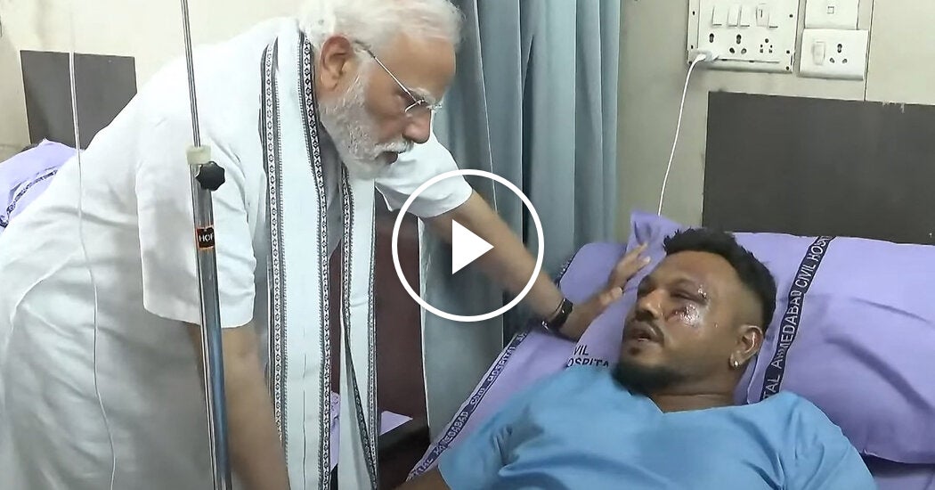 13int-india-crash-survivor-mcjk-facebookJumbo.jpg
